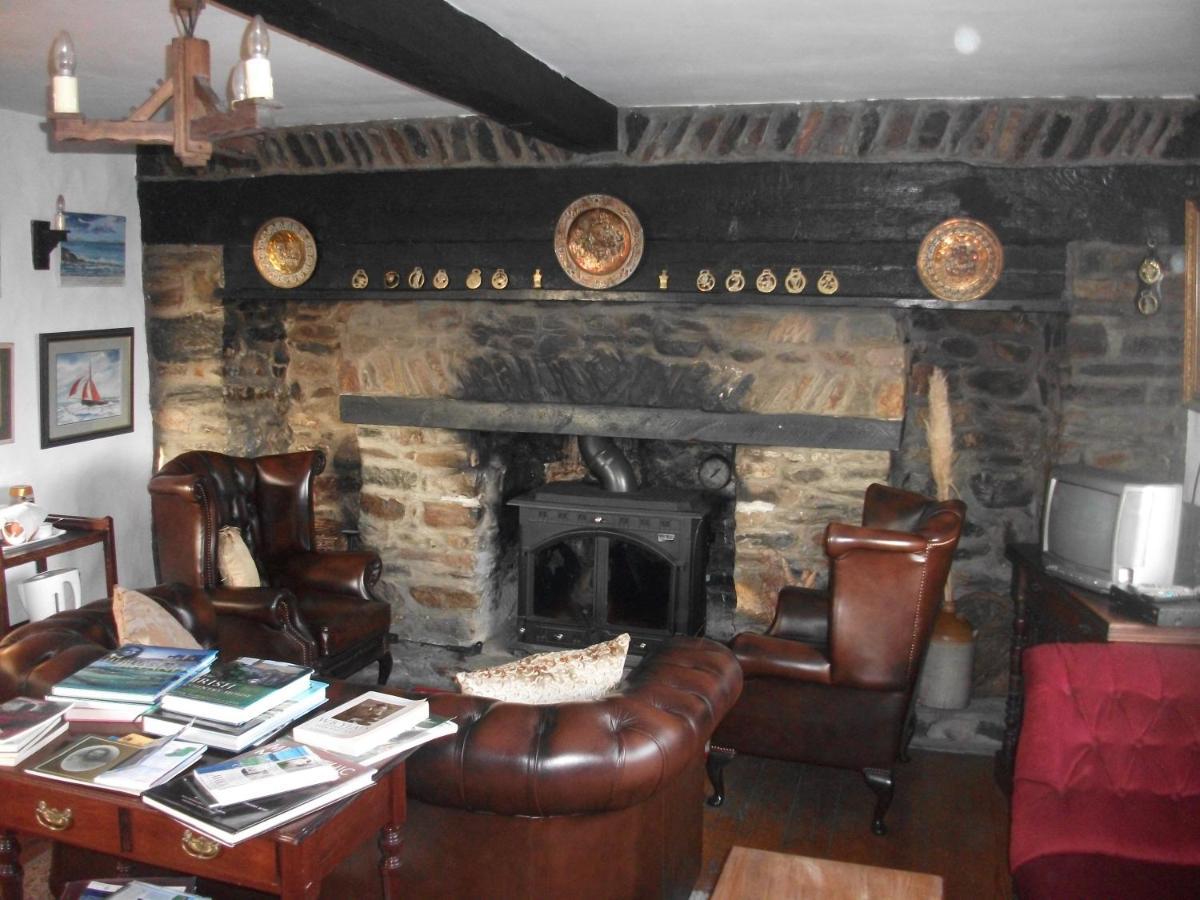 Fuchsia House Bed And Breakfast Connemara Ренвайл Экстерьер фото