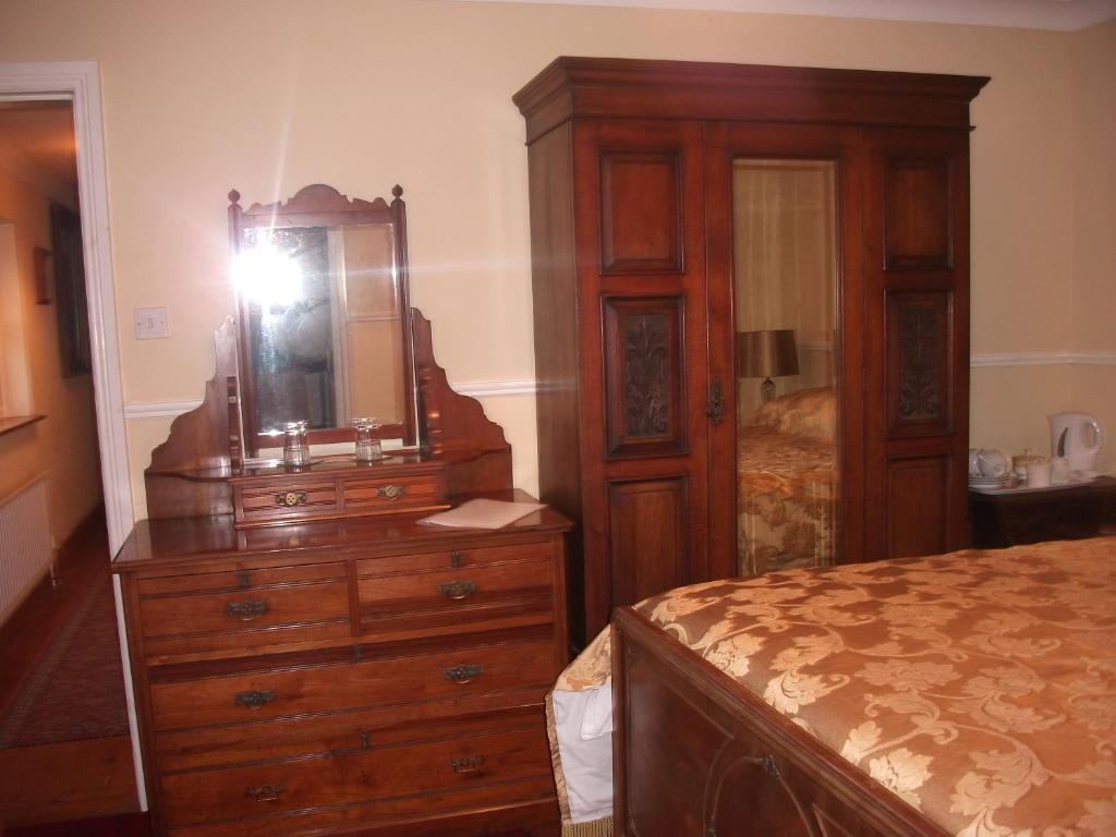 Fuchsia House Bed And Breakfast Connemara Ренвайл Экстерьер фото