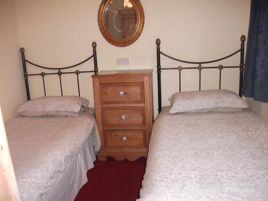 Fuchsia House Bed And Breakfast Connemara Ренвайл Номер фото